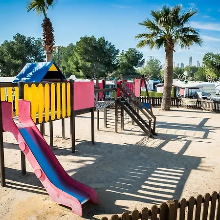 Camping Raco مكان تخييم بينايدورم